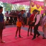 कबड्डी प्रतियोगिता में पहुंचे जिला पंचायत सदस्य के प्रतिनिधि राजेश लहरे, खिलाड़ियों को प्रोत्साहित कि...