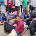 JanjgirChampa : छात्र-छात्रा बैठ गए सड़क पर, विभाग के अफसर पहुंचे मौके पर, फिर अफसरों ने दिया ये आश्व...