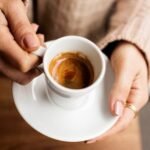 रोज सुबह उठते ही एक कप कॉफी पीने के फायदे और नुकसान जानते हैं आप? यहां पढ़ें लिस्ट