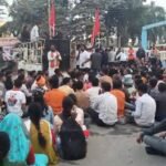 Korba Dharna : विश्व सनातन संस्कृति रक्षा मंच के बैनर तले सर्व समाज ने अपना विरोध जताते हुए धरना प्र...