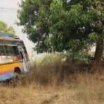 Korba : स्टेयरिंग जाम होने से अनियंत्रित होकर बस उतरी सड़क किनारे, बाल-बाल बचे यात्री, पेंड्रा से आ र...