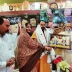 Janjgir News : नैला-जांजगीर पहुंचे महामंडलेश्वर स्वामी बृजभूषण बापू, शिवरीनारायण जाकर नरनारायण के दर...
