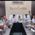 Sakti News : जिला पंचायत के सभाकक्ष में सामान्य सभा की हुई बैठक, जिला पंचायत की अध्यक्ष, सीईओ, उपाध्...