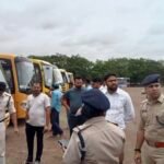 Janjgir News : ट्रैफिक पुलिस और परिवहन विभाग ने 42 स्कूल बसों की जांच की, 11 वाहनों पर किया गया जुर्...