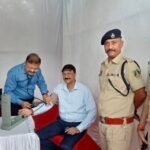 जांजगीर : पुलिस विभाग ने आयोजित किया निःशुल्क चिकित्सा शिविर, बिलासपुर आईजी संजीव शुक्ला भी हुए शामि...