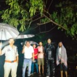 Birra News : मेन रोड में गिरा पेड़, आवागमन हुआ बाधित, मौके पर पहुंची बिर्रा पुलिस, करनौद गांव का माम...