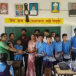 Janjgir News : बिरगहनी गांव की शासकीय प्राथमिक शाला और पूर्व माध्यमिक शाला में छात्रा-छात्राओं को ड्...