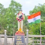 Janjgir News : महंत गांव में शहीद रामकुमार कश्यप को 14वीं पुण्यतिथि पर उन्हें नमन किया गया, विधायक व...