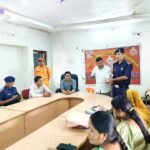 Malkharouda News : जनपद पंचायत के सभाकक्ष में NDRF की टीम द्वारा आपदा से बचाव के संबंध दिया गया प्रश...