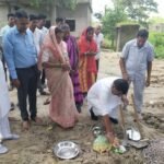 Baheradih News : बहेराडीह गांव में 3 लाख रूपये से बनेगा सीसी रोड, जनपद सदस्य चुड़ामणि राठौर ने किया भ...