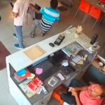 Janjgir : खामोशी से आई मौत !, होटल में गिरा शख्स, CCTV में घटना Live... Video