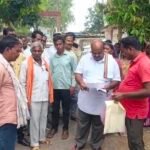 JanjgirChampa Protest : ग्रामीणों ने महिला सरपंच के खिलाफ प्रदर्शन कर नवागढ़ जनपद कार्यालय का घेराव क...