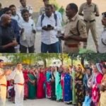 Baradwar News : लोहराकोट गांव की महिलाओं ने बढ़ती नशाखोरी को लेकर महुआ शराब, गांजा की बिक्री बंद करान...