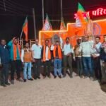 Dabhara News : बिहार में NDA की ऐतिहासिक जीत, नगर पंचायत डभरा में अध्यक्ष दीपक साहू के द्वारा बांटी ...