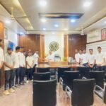 Janjgir News : कलेक्टर जन्मेजय महोबे ने राज्य स्तरीय प्रतियोगिता में उपविजेता नेटबॉल टीम का किया सम्...