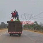 JanjgirChampa : यातायात नियमों का जमकर मखौल, डीजे वाहन के ऊपर कुर्सी में बैठकर नियम-कायदे को युवकों ...