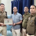 Akaltara News : घायलों को अस्पताल पहुंचाकर जान बचाने के लिए अकलतरा के पारस साहू हुए सम्मानित