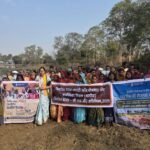 JanjgirChampa News : गांव में चल रहे वीबी जी राम जी के कार्यो का जिपं. अध्यक्ष कर रही है सुबह-सुबह न...