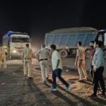 Champa Action : हथनेवरा चौक पर रेत का अवैध परिवहन करते 6 हाइवा जब्त, चाम्पा SDM पवन कोसमा के नेतृत्व...