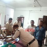 JanjgirChampa Big News : रेत का अवैध परिवहन रोकने गई राजस्व टीम पर गाड़ी चढ़ाने की कोशिश, ट्रैक्टर के ...