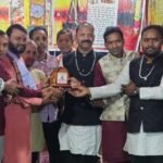 Baharadih News : मानस मण्डली दादरखुर्द को मिला प्रथम पुरुस्कार, बहेराडीह में हुई मानस गायन प्रतियोगि...