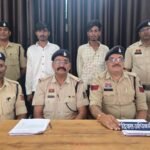 Janjgir Arrest : धारदार हथियार लेकर लोगों को डरा थे 2 युवक, तभी पहुंची पुलिस, सलाखों के पीछे पहुंचे ...