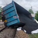 Janjgir Big News : मालगाड़ी हुई डिरेल, 4 बोगी पटरी से उतरी, एक ट्रैक से बाहर पलटी...