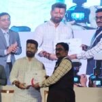 JanjgirChampa News : पीएमएफएमई योजना में उत्कृष्ट कार्य के लिए जांजगीर-चांपा के डीआरपी संतोष कुमार श...